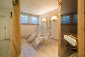 Vacation Home \"Maria Steinröserl\" with Mountain View, Garden, Wi-Fi & Sauna - Image 4