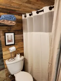 Delightful Tiny Cabin - Image 3