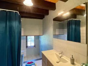 Family house 4 bedrooms with garden, fireplace, wood stove, parking and Wi-Fi - Image 4