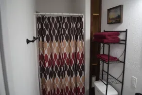 Quiet, Clean & Secure 5bd/5ba Skinny House, Every Room Has a Private Bathroom! - Image 3