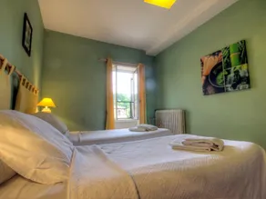 Spacious accommodation with leisure activities and outdoor space - Image 3