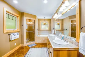 Spacious home with fireplace, firepit, jetted tub & gas grill - close to lake - Image 3