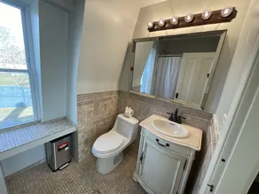RiverView Retreat – Where Classic Charm Meets Coastal Comfort - Image 4