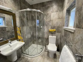 Stylish contemporary lodge on working deer farm, sleeps 12-14, plus 2 infants. - Image 5