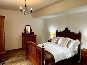 South of France: Luxury Stay on a Vineyard. Sleeps 6. Private Pool. - Image 4