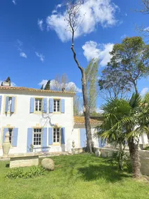 Apartment with terrace and swimming pool in the heart of the Camargue - Image 4