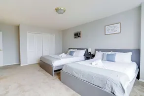 Fantastic 2 BR Apt + Den @Crystal City With Gym - Image 5