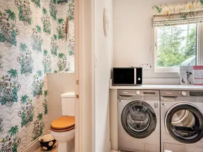 Alojamiento de 4 habitaciones en Midgham - Image 5