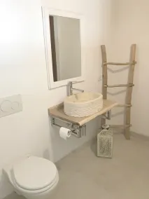 Villa med fantastisk sjöutsikt och privat saltvattenpool - Image 5