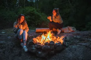 Experience Glamping on a budget!!  Self contained, quiet, romantic, swim, fish, - Image 3