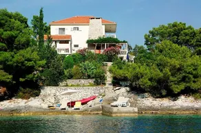 Luxury house with pool, direct beach & jetty access, stunning 270° sea view - Image 4