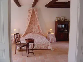 17th century  manor house on the banks of the Charente / tennis - swimming pool - Image 4