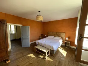 Family house in a village with swimming pool in Périgord, sleeps 12 - Image 4