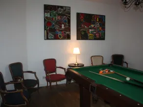 Large Cozy Cottage With Home Cinema - Image 3