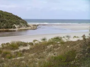Lovely 3 bedroom home with river views. Perfect location to explore the Island. - Image 4