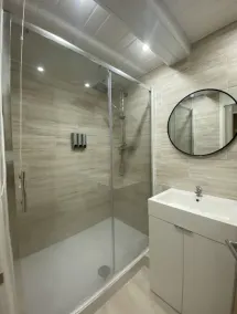 Luxe bungalow Bradford - Image 3