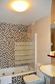 Private pool, Wellness area and location 20 minutes from Girona and Costa Brava - Image 5