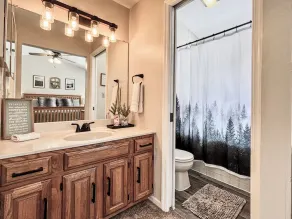 Cozy Cabin - Hot Tub, Mtn Views, 5min to Dolllywood & Pigeon Forge! - Safe Haven - Image 5