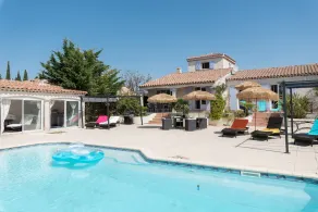 Proximité Cassis et plage, magnifique villa provençale avec piscine chauffée - Image 2