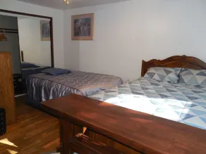 Nice 2 story 3 BR 1200s/f Townhome Minutes from the light rail - Image 5