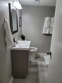 Belle maison 3 chambres, 2 salles de bain, dort 6, cuisine complète, garage. Proche de la Coupe du Monde ! - Image 3
