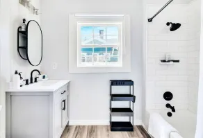 Downtown Paso Robles, King Beds, Newly Renovated - Image 4