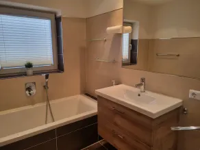 Spacious vacation apartment with unobstructed views of the Ötztal mountains - Image 4