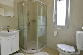 Komfortable Wohnung in Umag, mit 3 Zimmern, Balkon mit Meerblick, Parkplatz - Image 2