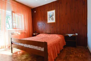 Holiday apartment with terrace and air conditioning - Image 4