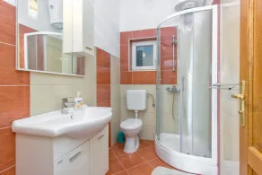 House Brist - Image 3