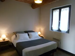 Charming stone cottage -air conditioner. Shared pool with 2 houses 10x5 m - Image 4