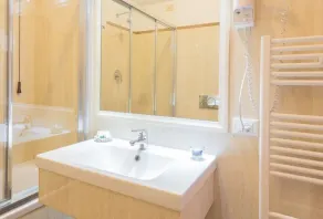 Hotel Cremona - Image 2