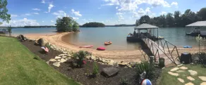 Lakefront hjem med privat strand og utrolige solnedgange på Lake Keowee - Image 4