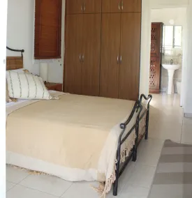 Villa de lujo en urbanización cerrada exclusiva, a 2 minutos a pie de la playa de Coralia. - Image 4