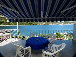 Two bedroom apartment near beach Vinišće, Trogir (A-19014-a) - Image 3