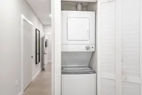 Miami Flats - Self Check-in and 1 Free Parking - Image 2