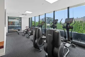 Chic 1-Bed with Balcony Views and Amenities - Image 3
