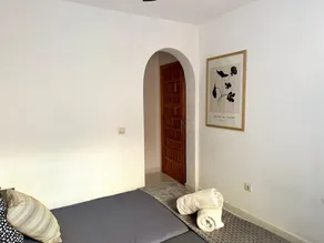 Fantastisk lugn lägenhet nära allt med pool. - Image 5