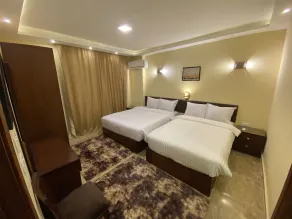 Deluxe apartment in a building with an elevator with amazing Pyramids view - Image 5