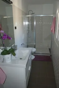 Gammelt renoveret hus med privat swimmingpool, romantisk, rolig, familievenlig - Image 3
