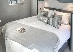 Superb contemporary one bedroom lodge with one double. - Image 3