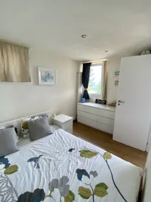 Sunny Apartment with garden and stunning view - Image 4