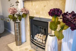 3 Bedroomed Family Home, 15 Minutes Walk to Town - Image 4