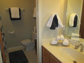 Hill Country Getaway - Image 4