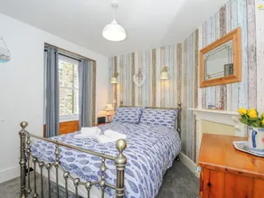 SEA PINKS, romantic, country holiday cottage in Looe - Image 5