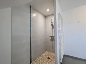 Casa rural con piscina cubierta y bicicletas, perfecta para familias y amigos - Image 5