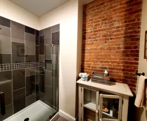 Luxury Studio Apt, walk to restaurants and bars - Image 5