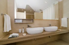 Eine wunderschöne Villa mit fünf Schlafzimmern am Pool für einen idealen Familienurlaub - Image 2