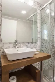 Stelianas House Top Floor Apartment with Private Jacuzzi - Image 5