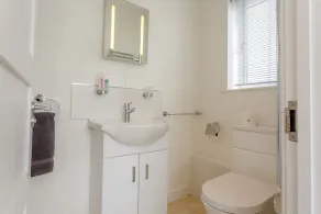 Luxury property Sleeps 8 - Sea views & hot tub - 200m from beach! - Image 3